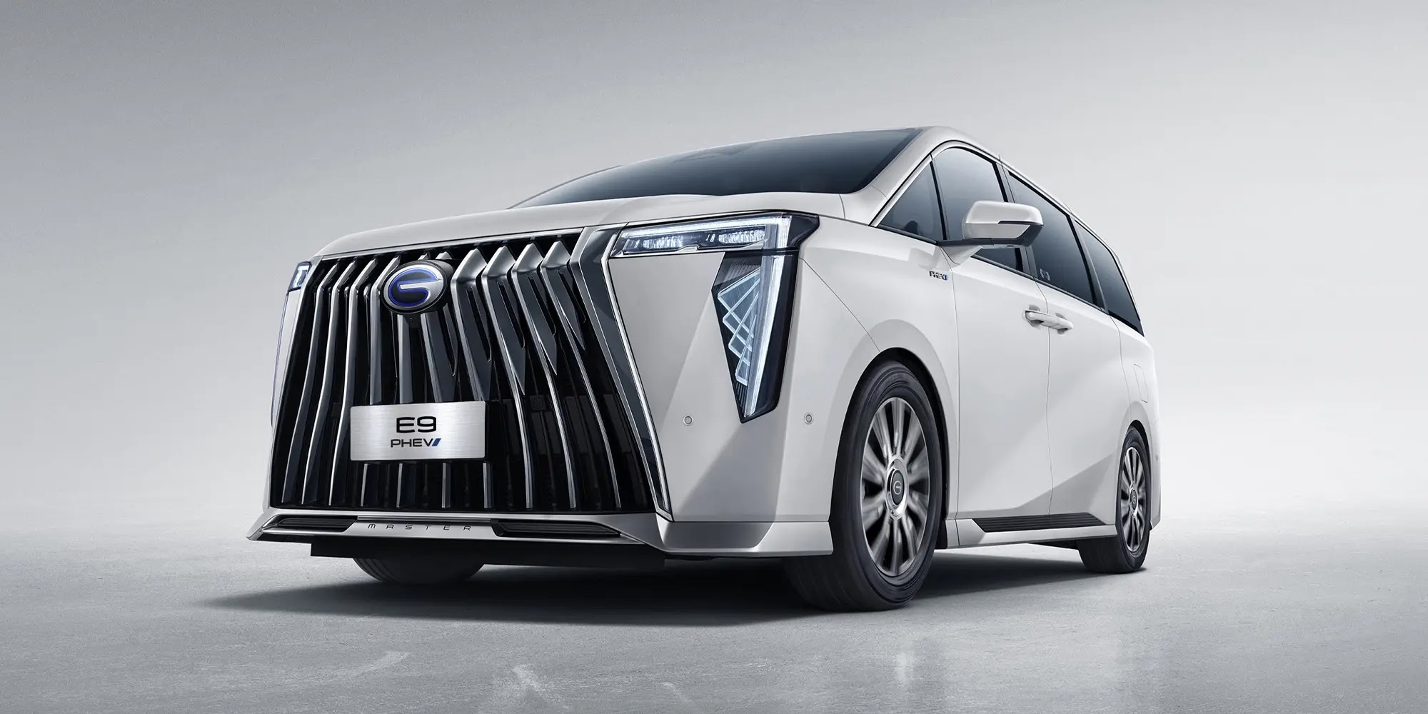 The GAC E9: A Plug-In Hybrid Alternative